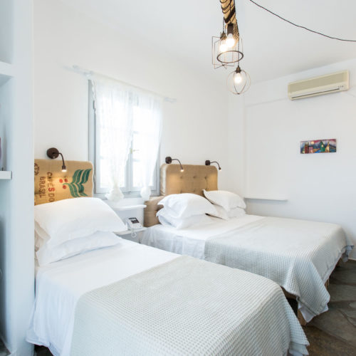 Coffee Room - Evi Rooms to Let in Alyki | Paros | Cyclades | Greece.