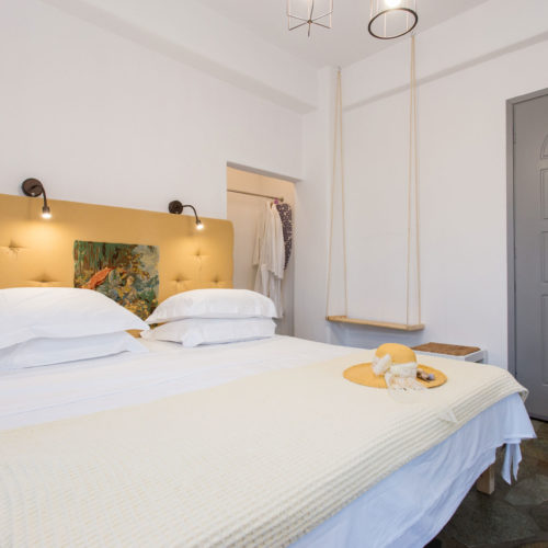 Mustard Room - Evi Rooms to Let in Alyki | Paros | Cyclades | Greece.