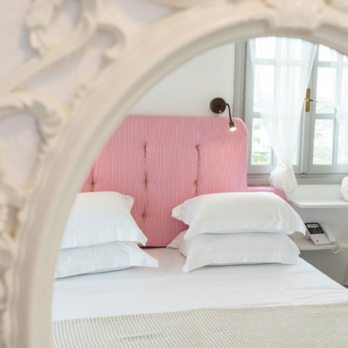 Pink Room - Evi Rooms to Let in Alyki | Paros | Cyclades | Greece.